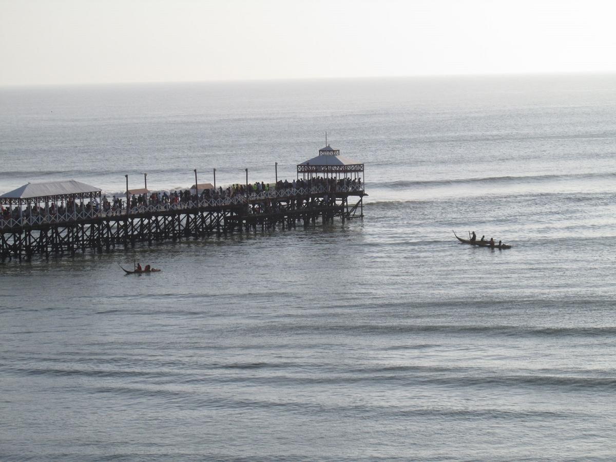 Hotel El Sombrero Huanchaco Bagian luar foto